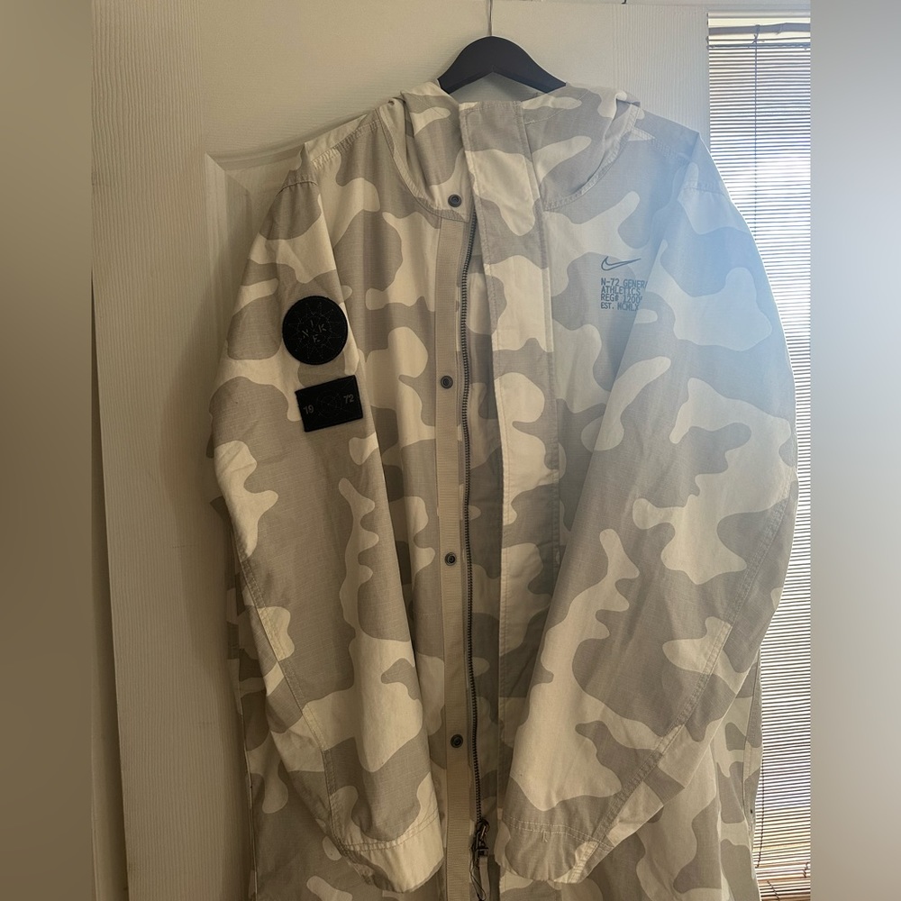 Men’s NikeLab Camo Trench Coat .
